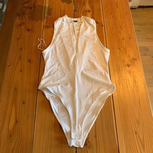 NWT ZARA WHITE V NECK BODYSUIT